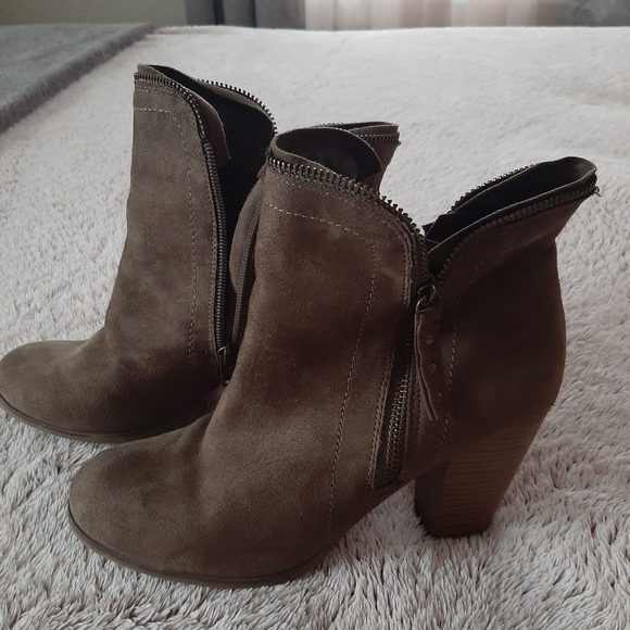 Dolce Mojo Moxy Booties - Picture 2 of 4